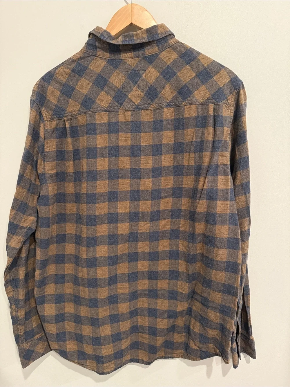 Rails Men's Blue and Tan Plaid Button-Down Shirt